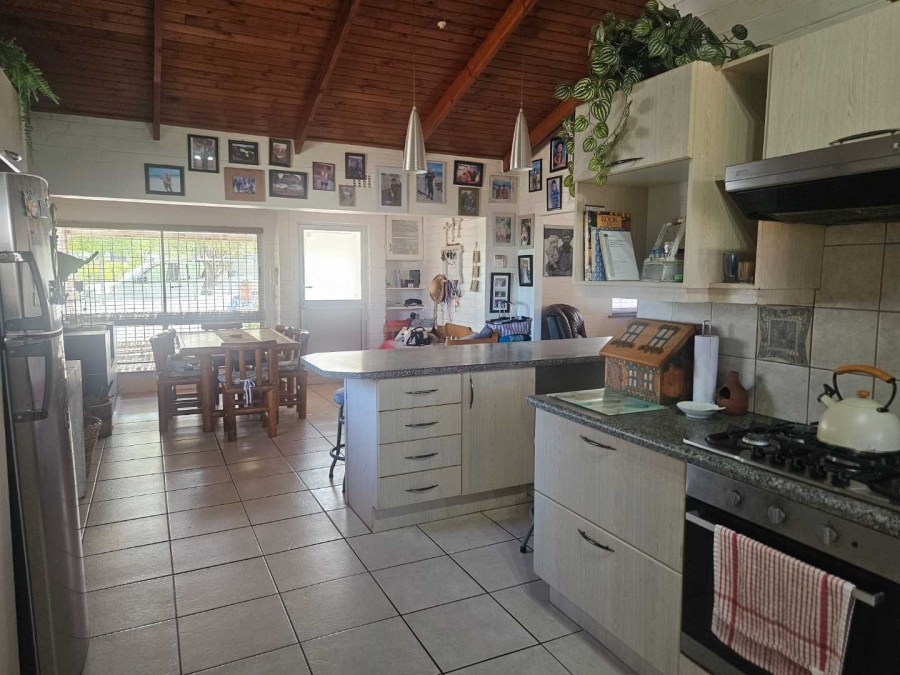 4 Bedroom Property for Sale in Pearly Beach Western Cape